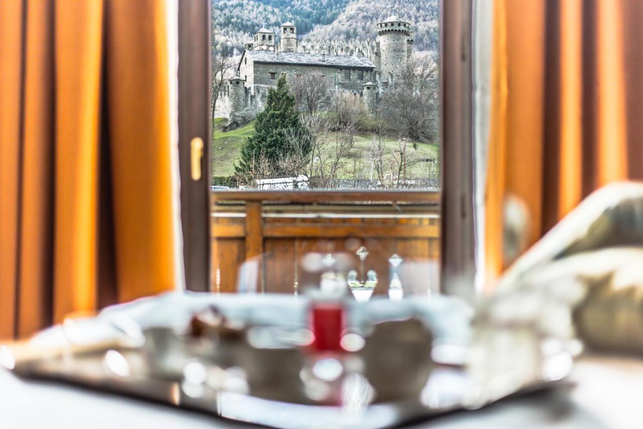 Hotel Comtes De Challant Albergo Etico Valle D'Aosta フェーニス エクステリア 写真