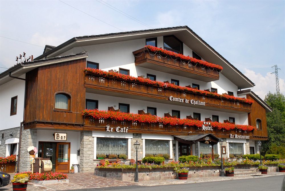 Hotel Comtes De Challant Albergo Etico Valle D'Aosta フェーニス エクステリア 写真